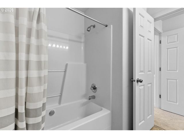 15320 Sw WARBLER Way 104, Beaverton, OR 97007