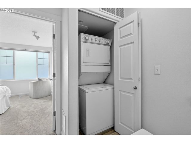 15320 Sw WARBLER Way 104, Beaverton, OR 97007