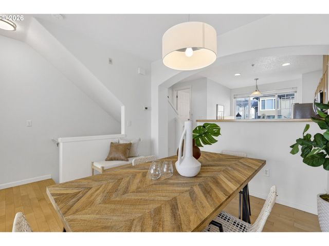 15320 Sw WARBLER Way 104, Beaverton, OR 97007