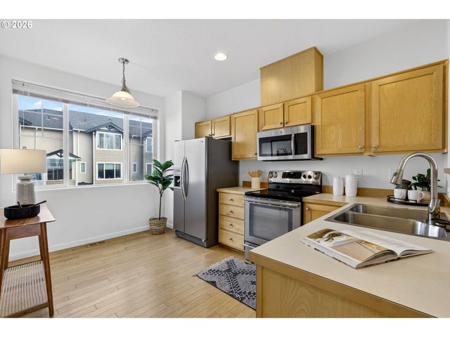 15320 Sw WARBLER Way 104, Beaverton, OR 97007