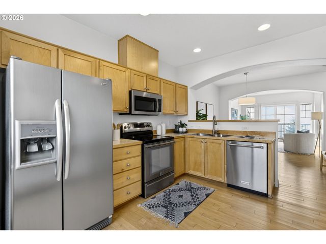 15320 Sw WARBLER Way 104, Beaverton, OR 97007