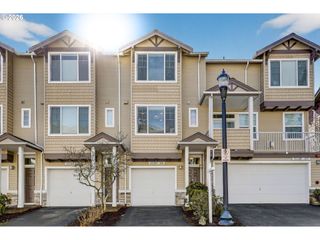 15320 Sw WARBLER Way 104, Beaverton, OR 97007