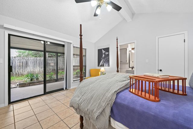 275 Mooring CIR A, Lakeway, TX 78734