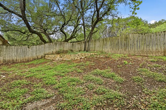 275 Mooring CIR A, Lakeway, TX 78734