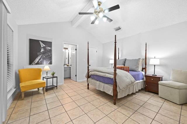 275 Mooring CIR A, Lakeway, TX 78734