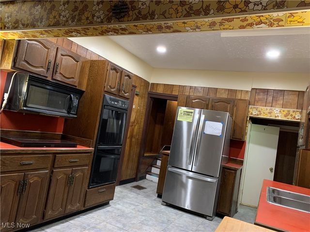 1661 E 93rd Street, Cleveland, OH 44106