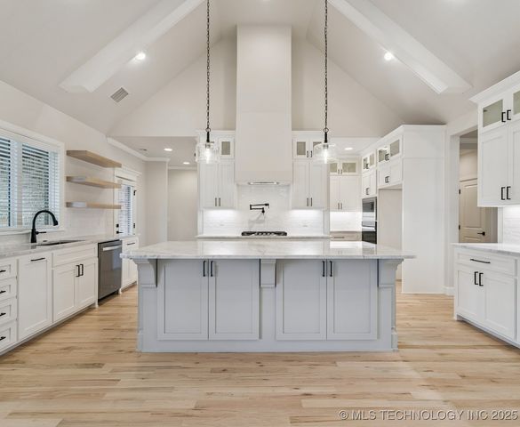 8320 E 106th Place North, Owasso, OK 74055