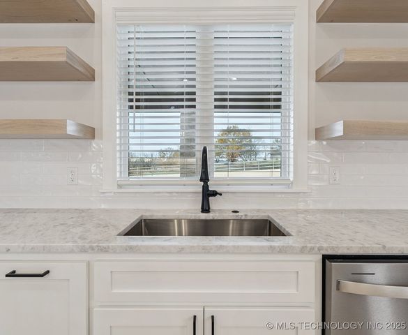 8320 E 106th Place North, Owasso, OK 74055