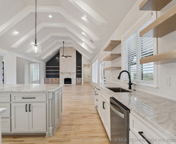 8320 E 106th Place North, Owasso, OK 74055