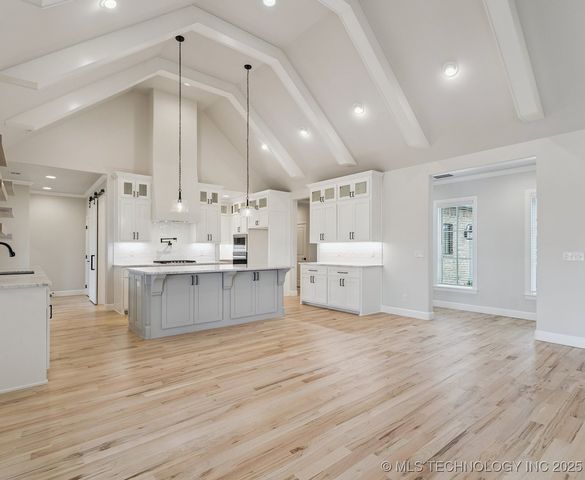 8320 E 106th Place North, Owasso, OK 74055