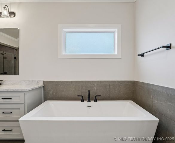 8320 E 106th Place North, Owasso, OK 74055