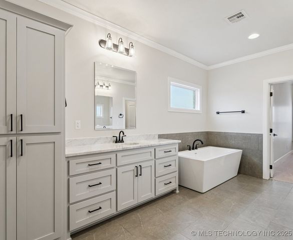 8320 E 106th Place North, Owasso, OK 74055