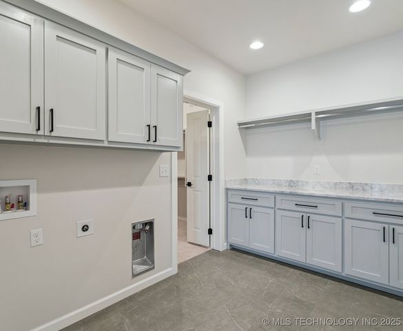 8320 E 106th Place North, Owasso, OK 74055