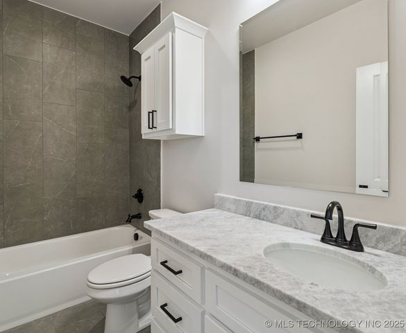 8320 E 106th Place North, Owasso, OK 74055