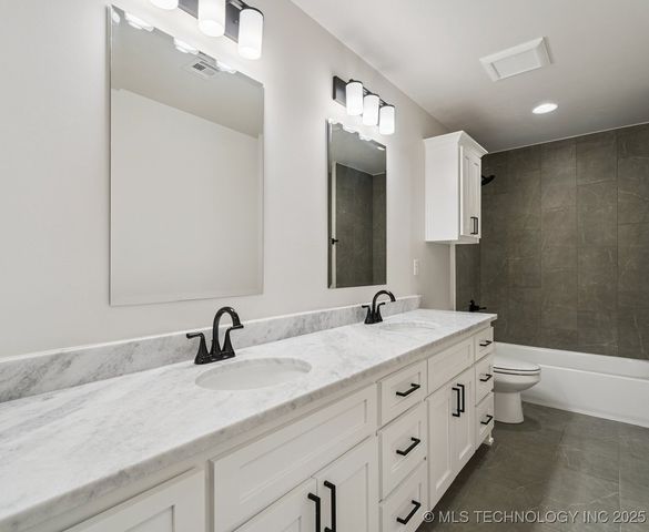 8320 E 106th Place North, Owasso, OK 74055