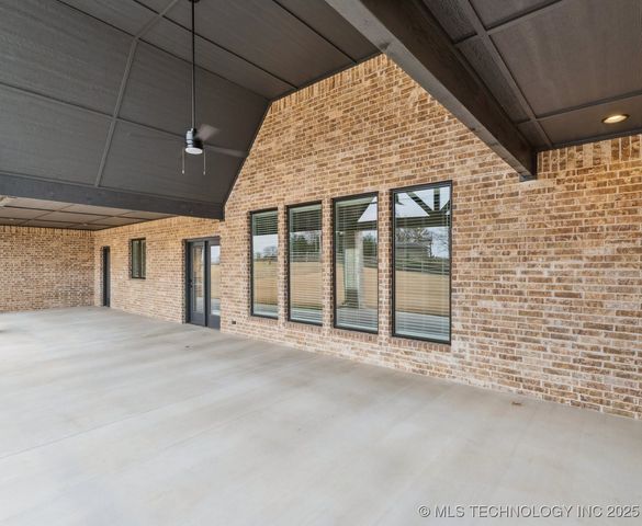 8320 E 106th Place North, Owasso, OK 74055
