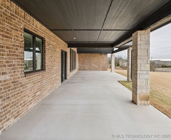 8320 E 106th Place North, Owasso, OK 74055