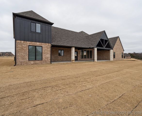 8320 E 106th Place North, Owasso, OK 74055