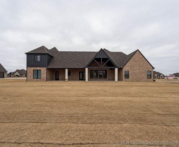 8320 E 106th Place North, Owasso, OK 74055