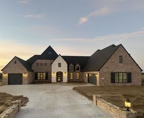 8320 E 106th Place North, Owasso, OK 74055