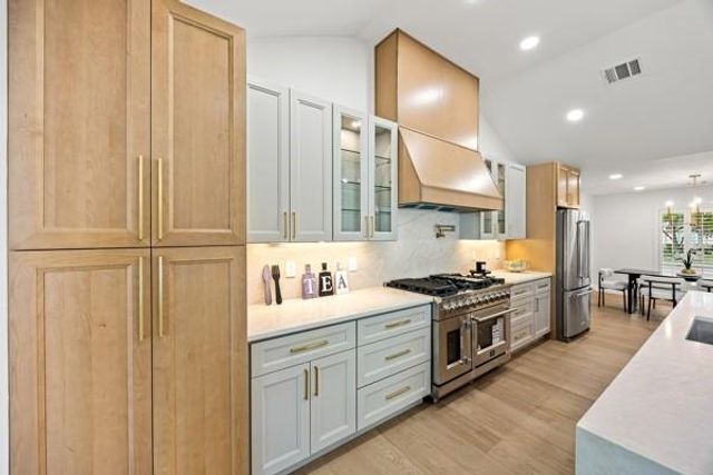 6143 Ella Lee Lane, Houston, TX 77057