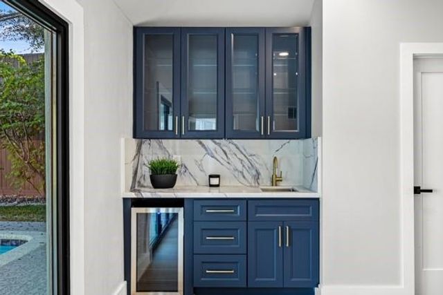 6143 Ella Lee Lane, Houston, TX 77057