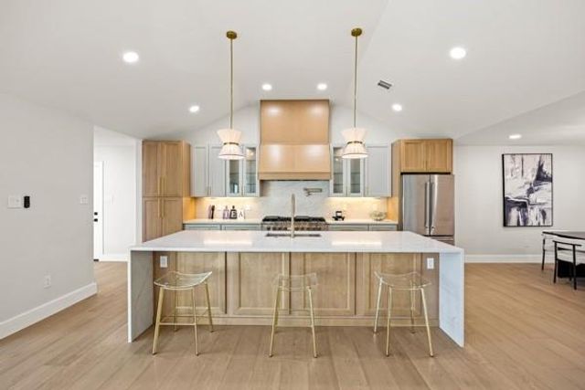 6143 Ella Lee Lane, Houston, TX 77057