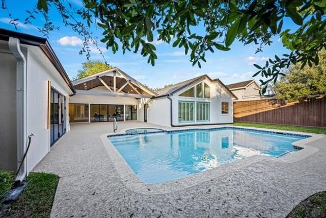 6143 Ella Lee Lane, Houston, TX 77057