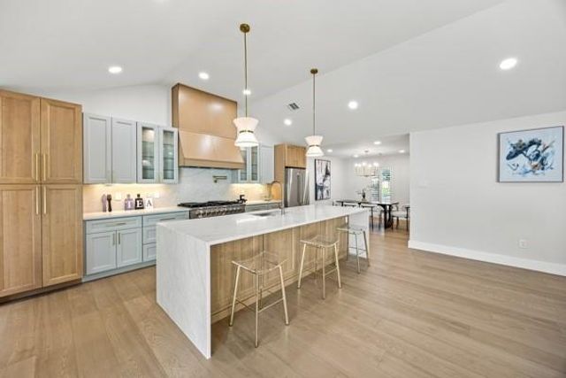 6143 Ella Lee Lane, Houston, TX 77057