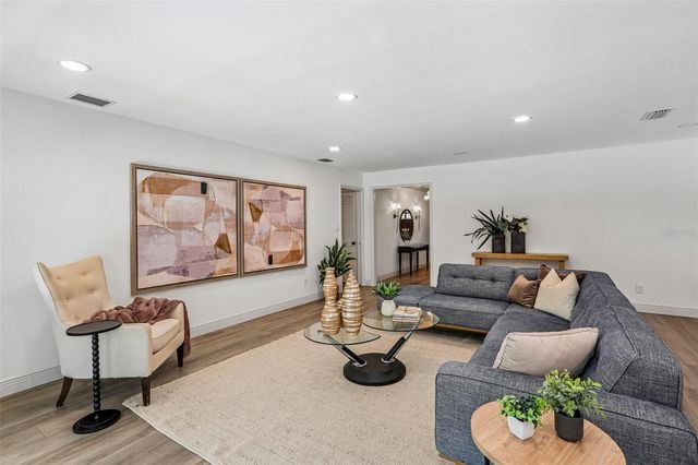 4708 W NEPTUNE STREET, Tampa, FL 33629