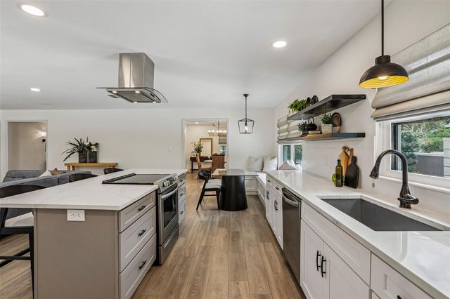 4708 W NEPTUNE STREET, Tampa, FL 33629