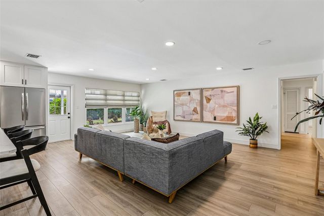 4708 W NEPTUNE STREET, Tampa, FL 33629