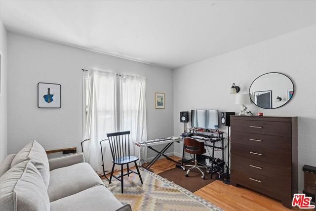 3411 Larga Avenue, Los Angeles, CA 90039