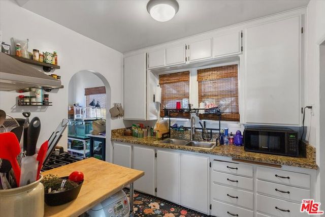 3411 Larga Avenue, Los Angeles, CA 90039