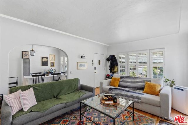 3411 Larga Avenue, Los Angeles, CA 90039