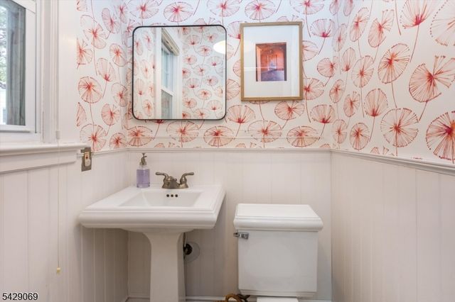 97 Boyden Ave, Maplewood Twp., NJ 07040