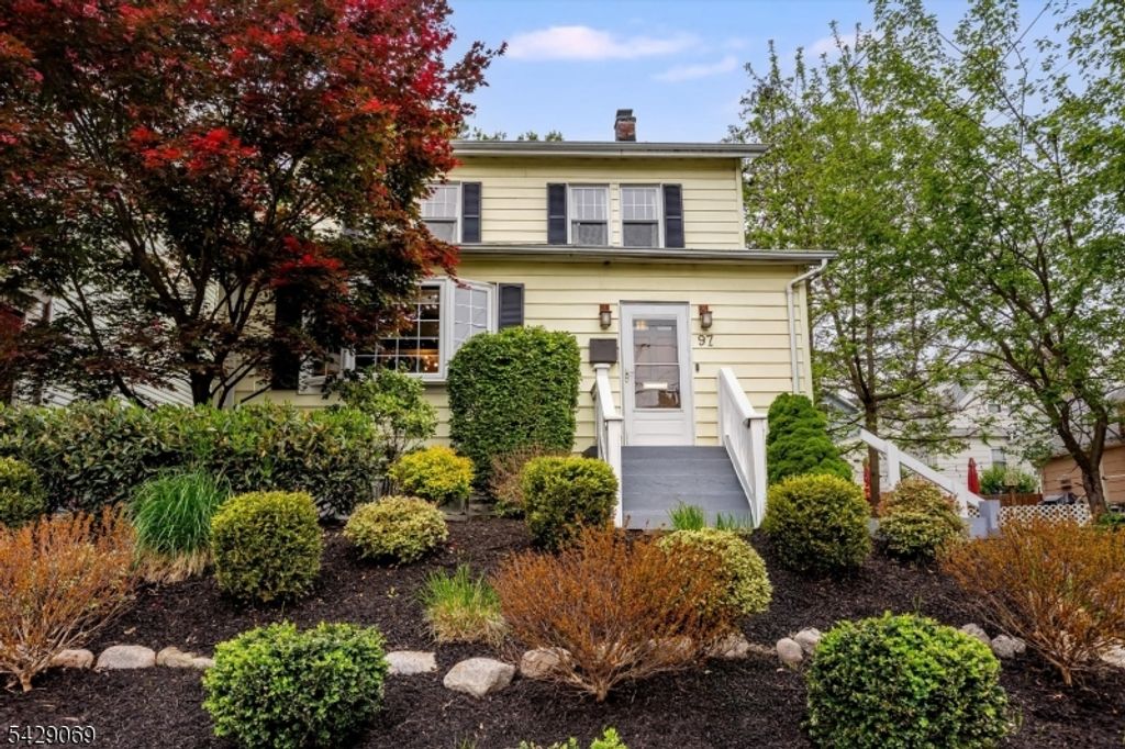 97 Boyden Ave, Maplewood Twp., NJ 07040