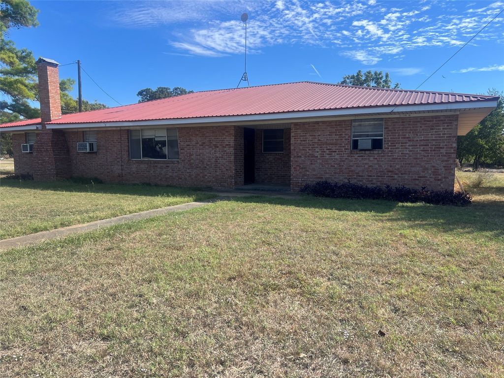 203 Washington Avenue, Strawn, TX 76475