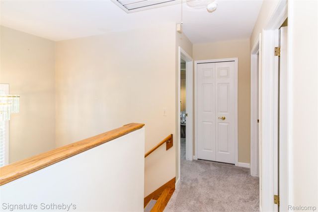 576 Ten Point Drive, Rochester Hills, MI 48309