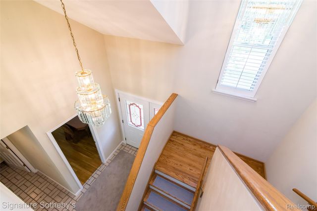 576 Ten Point Drive, Rochester Hills, MI 48309
