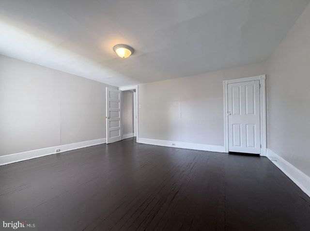 517 LINDEN AVE, Burlington, NJ 08016