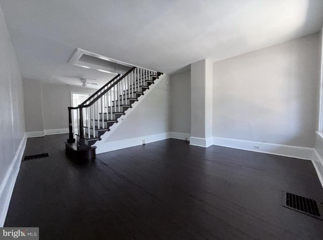 517 LINDEN AVE, Burlington, NJ 08016