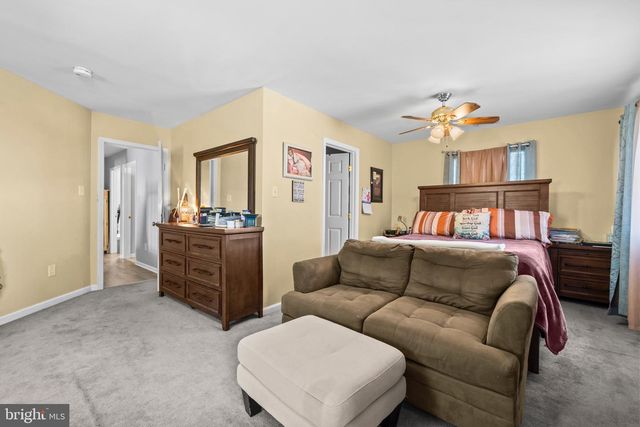 2218 S MONROE ST, Arlington, VA 22206