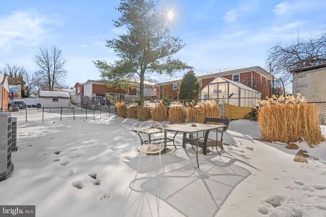 2218 S MONROE ST, Arlington, VA 22206