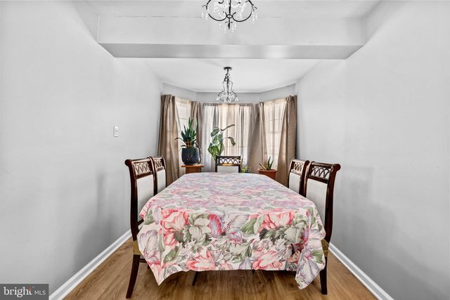 2218 S MONROE ST, Arlington, VA 22206