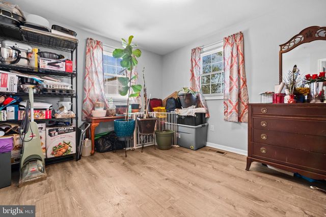 2218 S MONROE ST, Arlington, VA 22206
