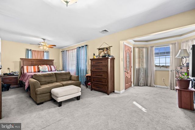 2218 S MONROE ST, Arlington, VA 22206
