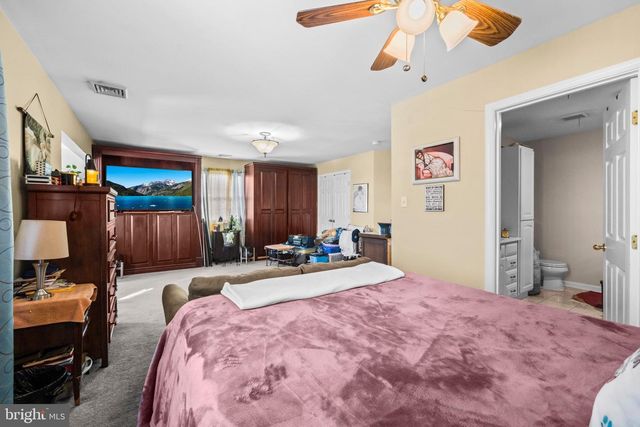 2218 S MONROE ST, Arlington, VA 22206