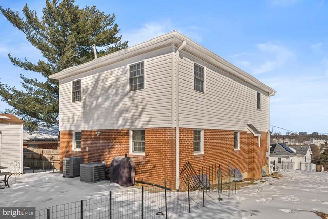 2218 S MONROE ST, Arlington, VA 22206