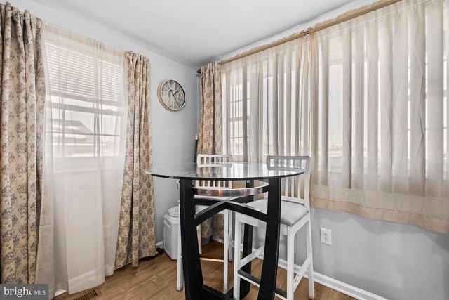 2218 S MONROE ST, Arlington, VA 22206